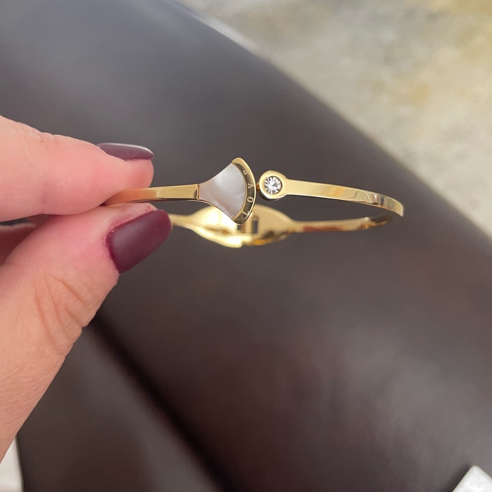 Love bangle